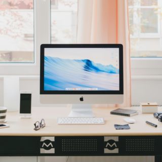 Moonen Kantoormeubelen lanceert ruimtebesparende en ergonomische kantooroplossingen met hoekbureaus en klapstoelen